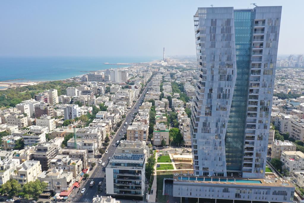 Luxury apartment for sale in Arlozorov 17 Tower with sea views