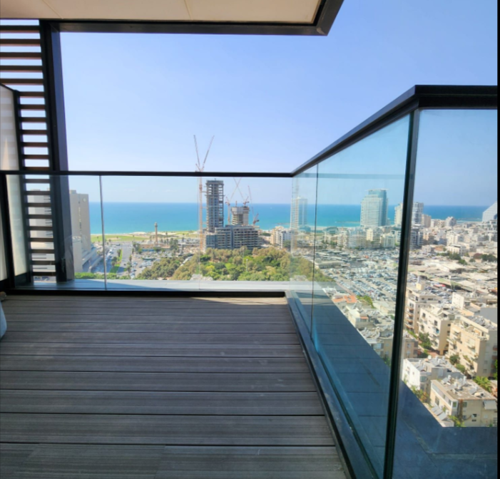 Luxury apartment for sale in White City Tower Tel Aviv with sea views