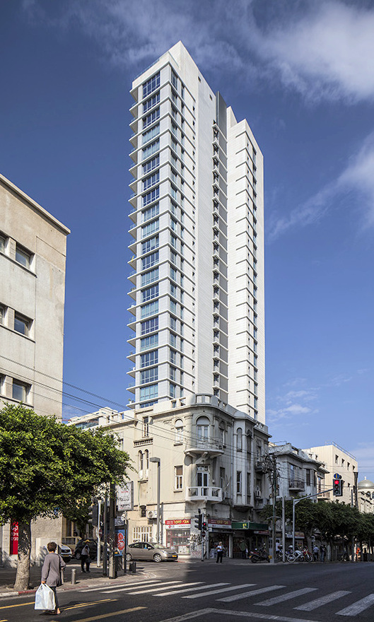 Luxury high-floor apartment for sale on Rothschild Blvd with sea views