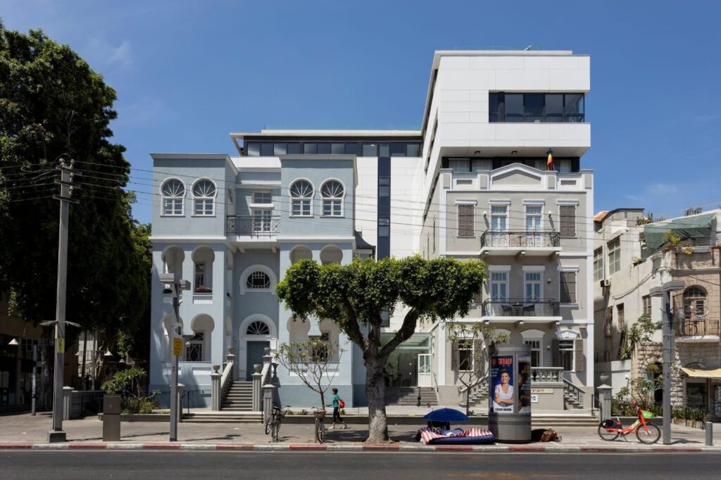 Renovated apartment in historical Tel Aviv building