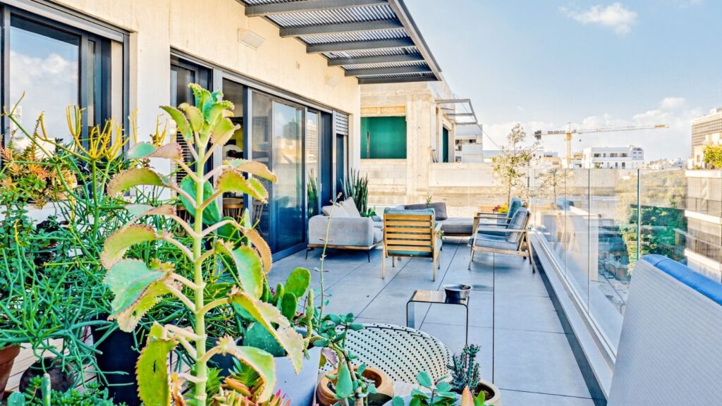 Expansive terrace with city views – Huldah Street penthouse Tel Aviv