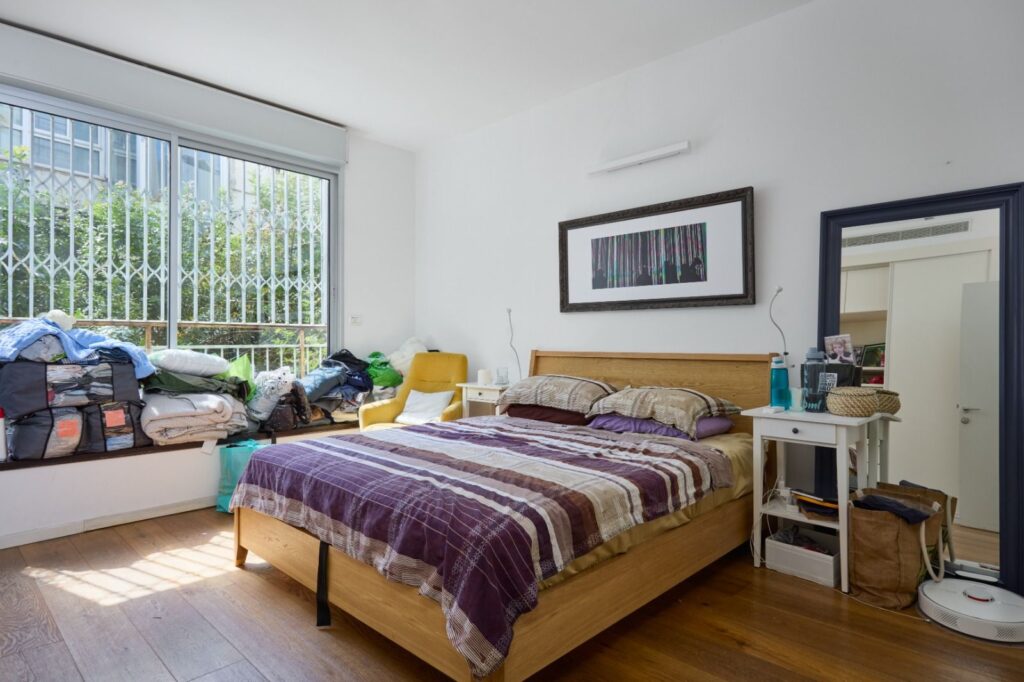 Bright and spacious bedroom with large windows – Gordon Street Tel Aviv