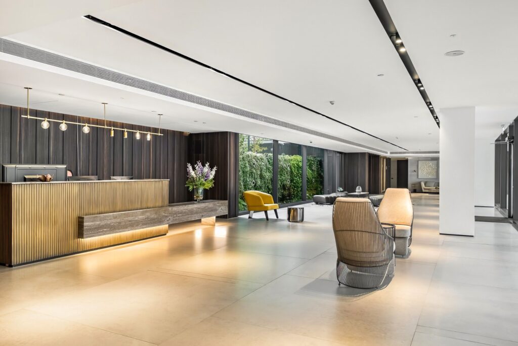 Stylish and spacious attended lobby in high-rise Tel Aviv building