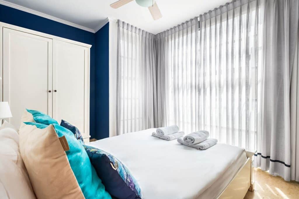 Bright and cozy bedroom in Tel Aviv vacation rental