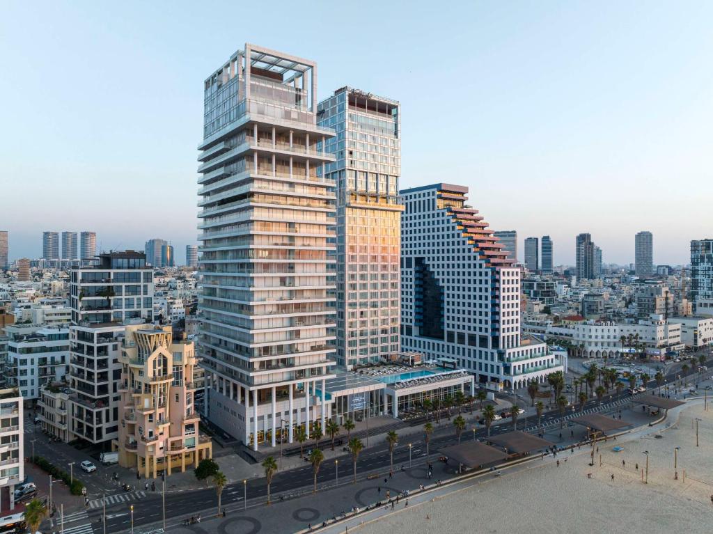 David Kempinski Residence in Tel Aviv – luxury beachfTel Aviv beachfront towers including David Kempinski Residenceront real estate