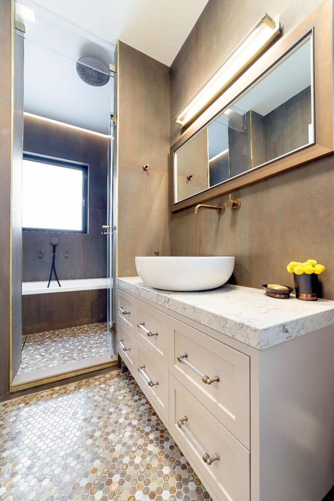Modern bathroom with designer finishes in Old North Tel Aviv apartment