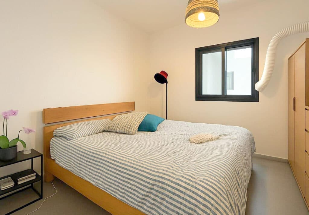 bedroom in apartment for sale in tel aviv